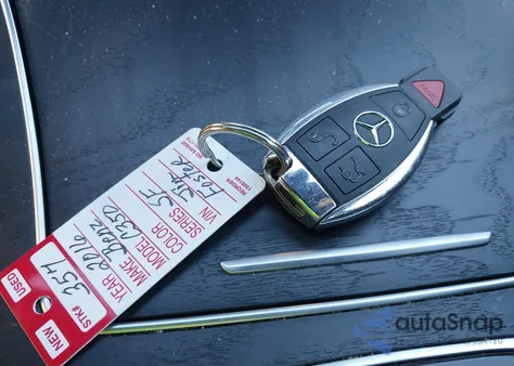 2016 Mercedes-Benz C 350E Luxury z USA, uszkodzony, nr VIN 55SWF4HB0GU160752